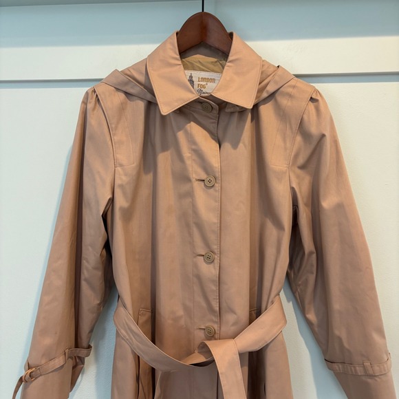 Vintage 70s London Fog Trench Coat 10 Petite Tan Hood Belted 3/4 Length Classic - Picture 4 of 16